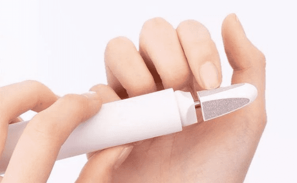 Процесс полировки ногтей пилкой Show See Electric Nail Sharpener