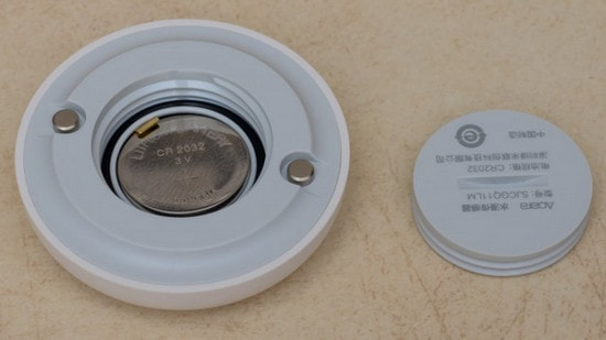 Расположение батарейки в Xiaomi Aqara Flooding Sensor Размещение батарейки в корпусе Xiaomi Aqara Flooding Sensor