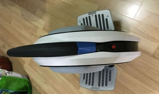 Вид на моноколесо Xiaomi NineBot One С+ сверху Внешний вид моноколеса Xiaomi NineBot One С+ сверху