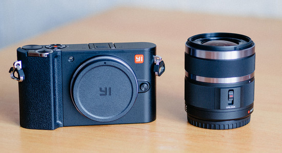 Дизайн Xiaomi Yi M1 Mirrorless Внешний вид фотоаппарата Xiaomi Yi M1 Mirrorless