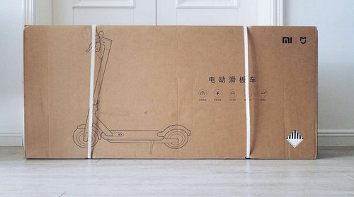 Упаковка электросамоката Xiaomi M365 Electric Scooter Внешний вид упаковки электросамоката Xiaomi M365 Electric Scooter