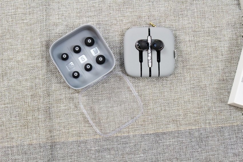 Силиконовые накладки наушников Xiaomi Mi In-Ear Headphones Pro HD Наушники Xiaomi Mi In-Ear Headphones Pro HD вид корпуса