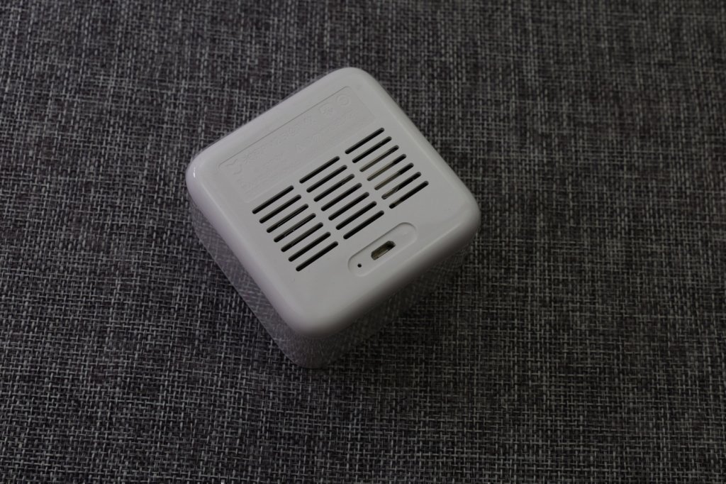 Обратная сторона анализатора воздуха Xiaomi PM 2.5 Air Detector Обратная сторона анализатора воздуха Xiaomi PM 2.5 Air Detector