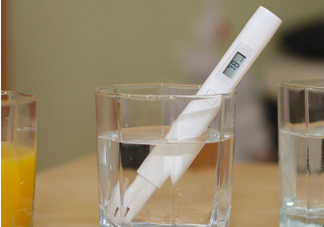 Тестер воды Xiaomi Mi TDS в воде Тестер воды Xiaomi Mi TDS в воде