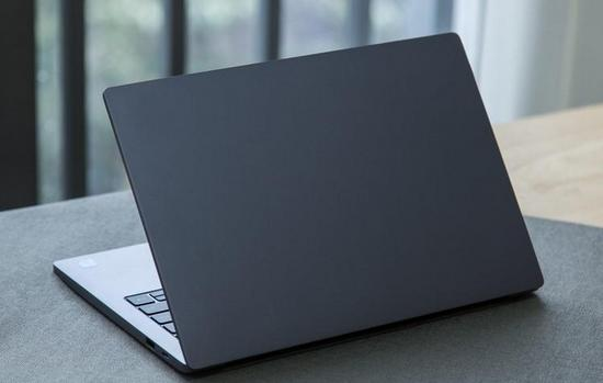 Верхняя крышка ноутбука Xiaomi Mi Notebook Air 13,3 Fingerprint 2018 Вид на верхнюю крышку ноутбука Xiaomi Mi Notebook Air 13,3 Fingerprint 2018