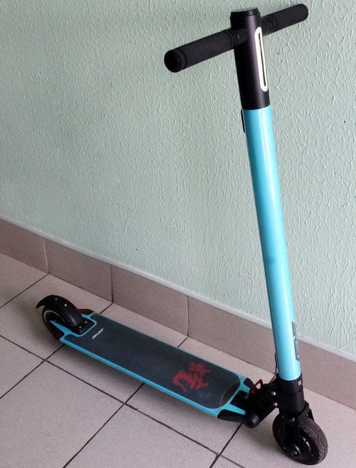 Электросамокат LeEco Electric Scooter Viper-A Внешний вид электросамоката LeEco Electric Scooter Viper-A