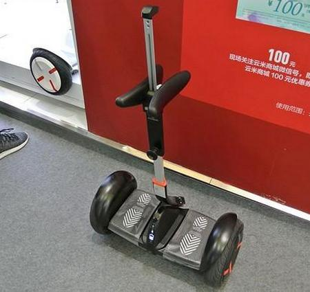 Выдвижная ручка на гироскутере Сяоми Ninebot Mini Pro Внешний вид выдвижной ручки на гироскутере Сяоми Ninebot Mini Pro