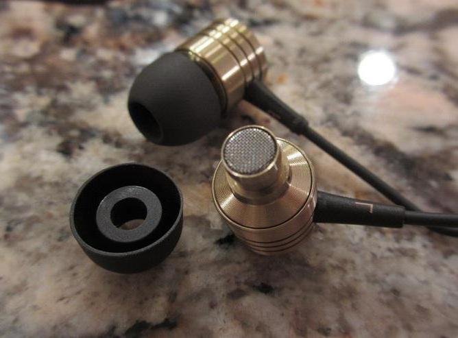 Аудиогарнитура Xiaomi Mi Piston 2 с амбушюрами Аудиогарнитура Xiaomi Mi Piston 2 с амбушюрами