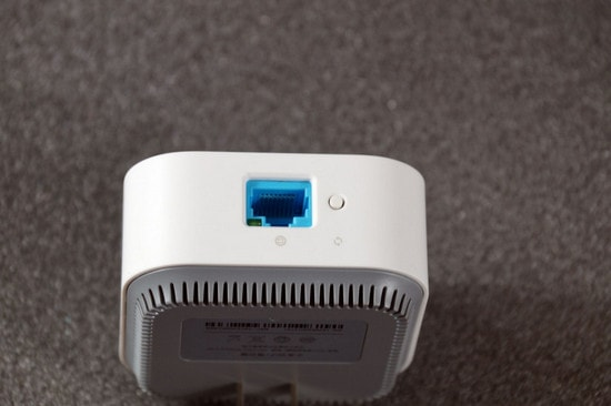 Дизайн передатчика Xiaomi Wi-Fi PowerLine Внешний вид передатчика Xiaomi Wi-Fi PowerLine