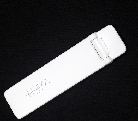Дизайн Xiaomi Mi Wi-Fi Amplifier 2 Внешний вид усилителя сигнала Xiaomi Mi Wi-Fi Amplifier 2
