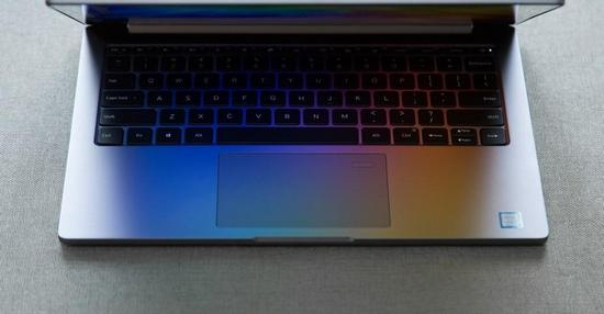Изменение угла наклона в ноутбуке Xiaomi Mi Notebook Air 13,3 Fingerprint 2018 Угол наклона в ноутбуке Xiaomi Mi Notebook Air 13,3 Fingerprint 2018