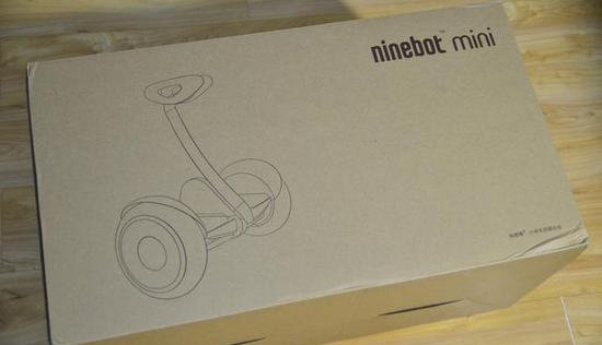 Упаковка гироскутера Xiaomi Ninebot Mini Вид на упаковку гироскутера Xiaomi Ninebot Mini