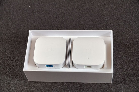 Упаковка Xiaomi Wi-Fi PowerLine Упакованный в коробку адаптер Xiaomi Wi-Fi PowerLine